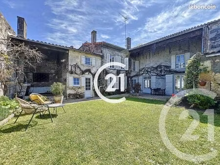 maison de ville 7 pièces 331 m²