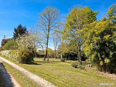 terrain constructible de 2441m2