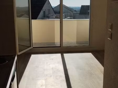 studio 20m2 avec balcon (proche commodités)