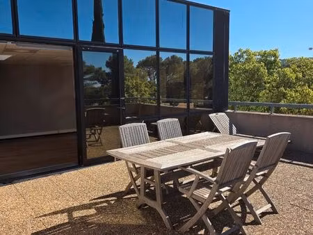 location bureau 33 + terrasse privative- au coeu du parc d’activités de signes