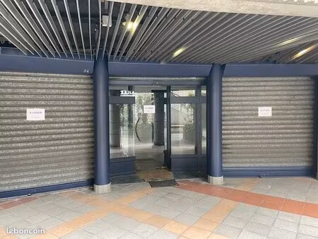 boutique 20 m² marché malassis