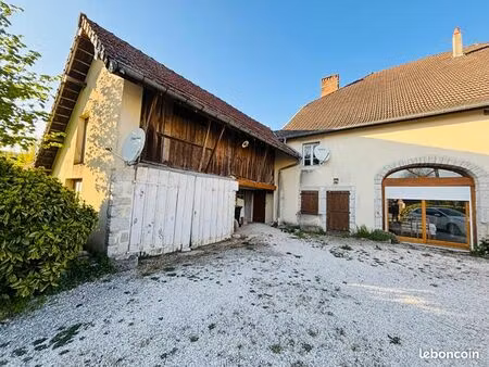 immeuble 11 pièces 195 m²