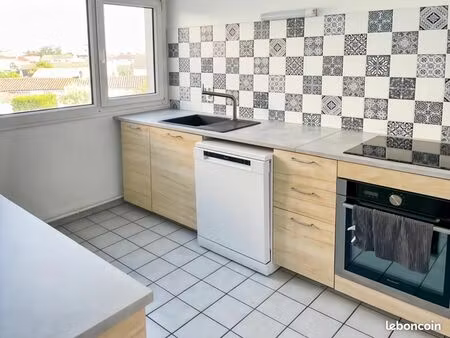 appartement 4 pièces 1 050 m²