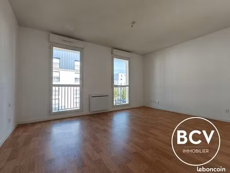 studio 1 pièce 27 m²