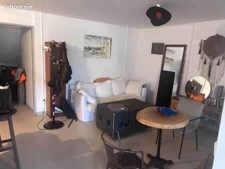 appartement · t4 · 68 m² · cité frères lumière