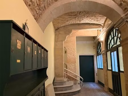 charmant appartement ancien rénové – proche arènes de nîmes