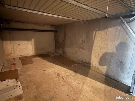 beau garage très sain dispo immédiatement