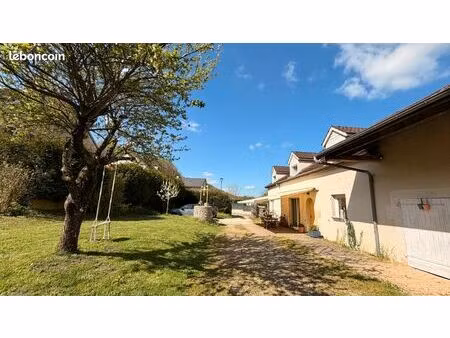 maison ancienne rénovée de 193 m² – 7 pièces – 4 chambres – dépendances – terrain 1 039 m²