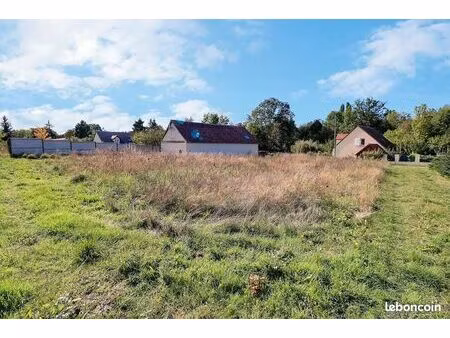 terrain 877 m² hanches