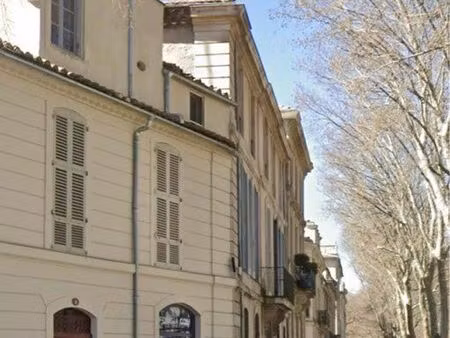 local professionnel quai de la fontaine