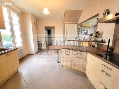 propriété 3 pièces 65 m²
