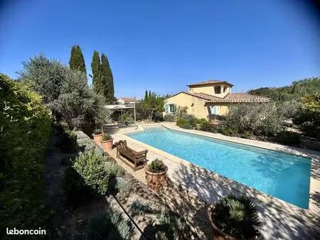 villa 5 pièces 120 m²