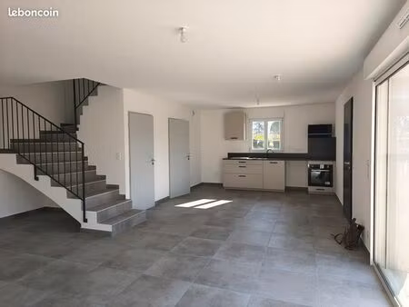 villa neuve à louer fayence