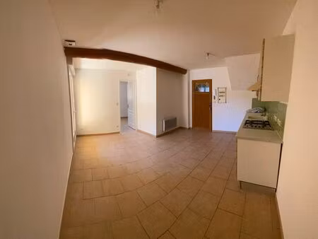 loue t2 recent dans résidence avec terrasse