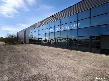 local commercial 4 200 m²