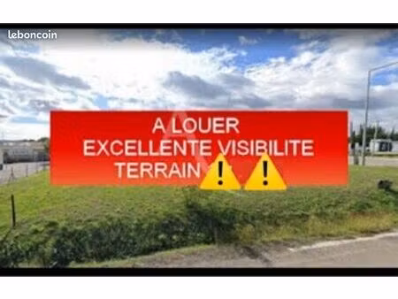 emplacement saisonnier – forte visibilité – bord de route