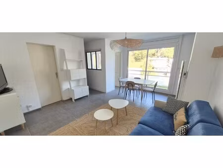 à louer à l'année - appartement meublé