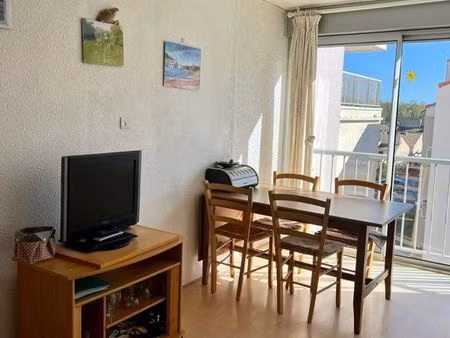 grau du roi - t2 duplex - 10 min plage - place de parking