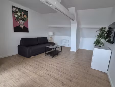 proche de la gare studio meublé situé au 2ème étage