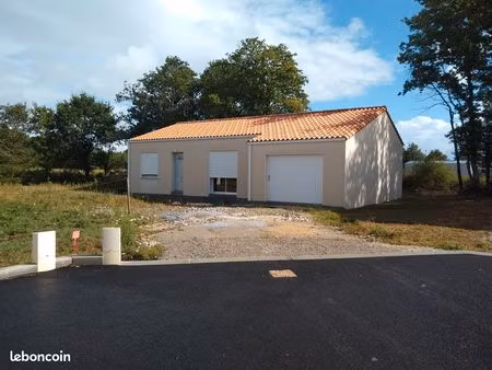 maison neuve à froidfond