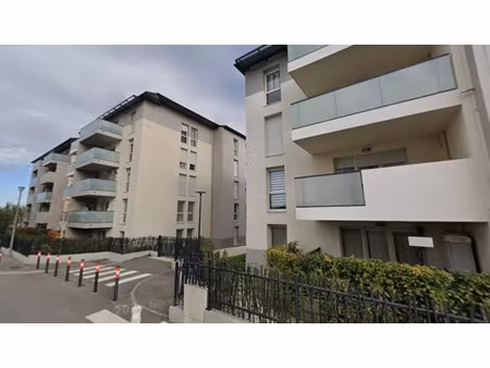 location appartement 2 pièces 41 m² à marignane (13700)