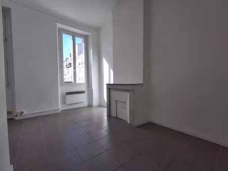 location appartement 2 pièces 30 m² à marseille 5 (13005)