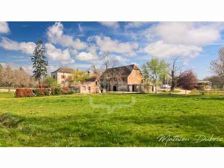 propriété à vendre figeac 14 pièce(s) 489m2 843 000€
