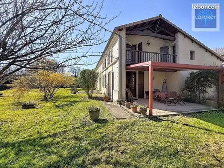 maison 11 pièces 296 m²