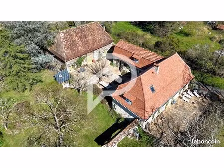 propriété 7 pièces 207 m²