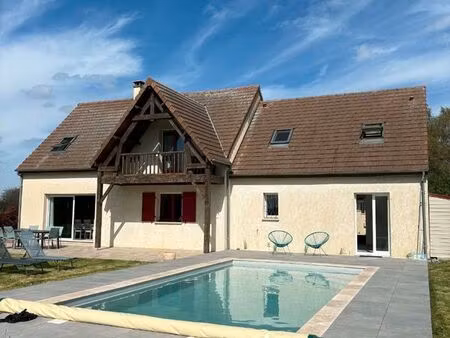 jolie pavillon avec piscine chauffé