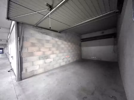 box st louis de 13 60m2 15 000 euros 13015