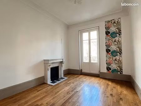 appartement 3 pièces 55 m²