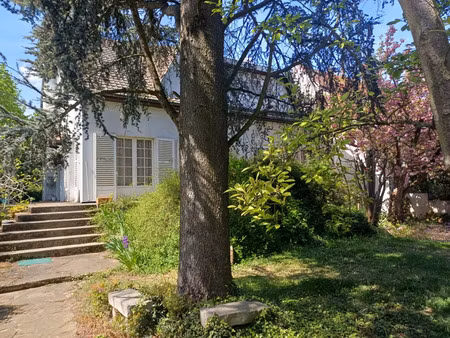 arnouville pavillon 8 pieces sur sous sol