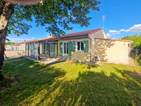 maison à vendre 5 pièces proche de saint jean d'angely (17)- 108 m² habitables- jardin- ga