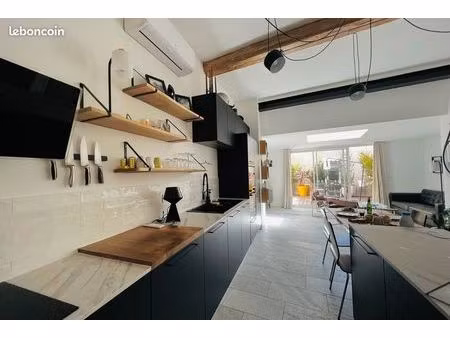 part. vend maison de ville de caractère – rénovation récente (2021) – nîmes