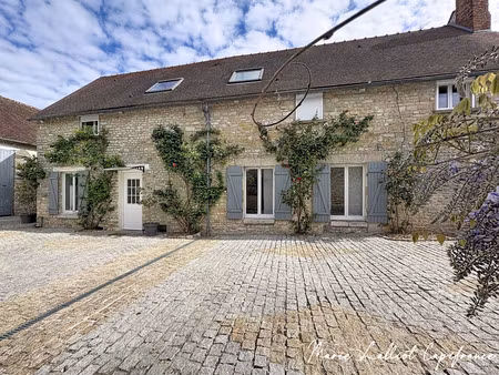 maison à vendre 7 pièces yevre la ville (45)  propriété en pierres apparentes  5 chambres 