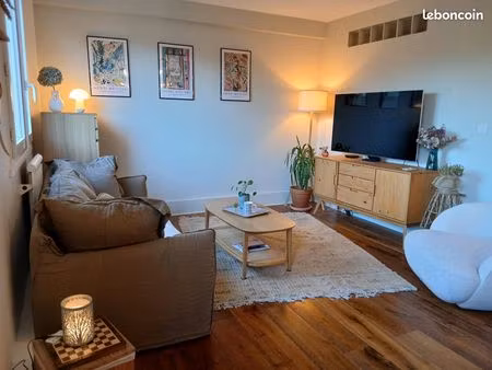 t3 traversant ultra lumineux avec balcon – rénové – proche paris