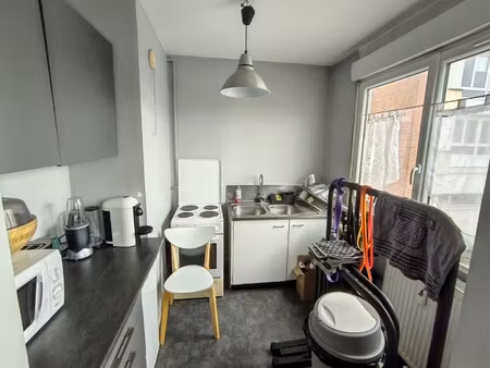 a louer - grand studio 26 m² - parking - cave