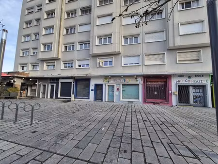 commerce hyper centre