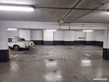 parking box 120 m2 stockage