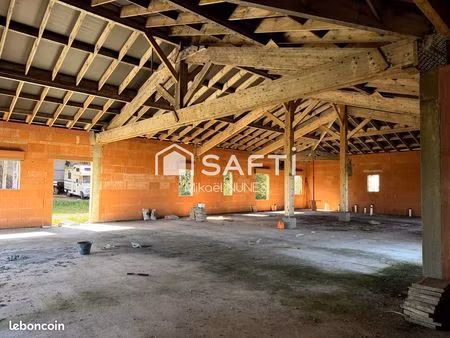 propriété 5 pièces 210 m²