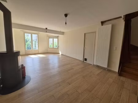 a louer - maison - 3 chambres - jardin - garage