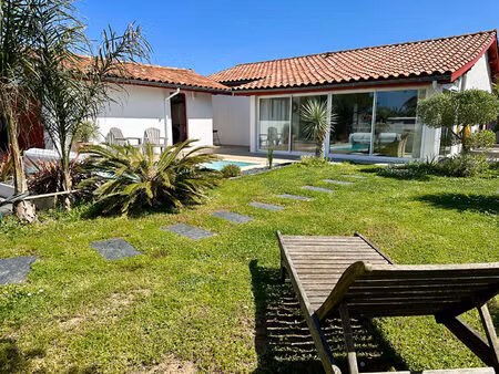 maison sur le haut boucau