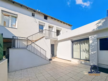 maison au calme avec terrasses