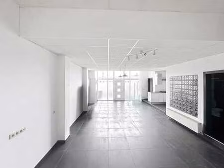 bel appartement deux chambres avec terrasse et jardin