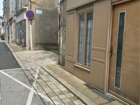 studio non meublé au rez de chaussée centre ville thiviers