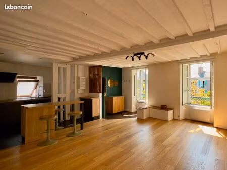 appartement rénové centre historique vitré | lumineux  charme ancien + grenier aménageable