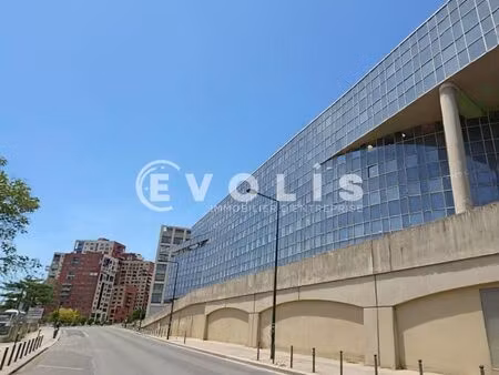 local bureaux 5 029 m²