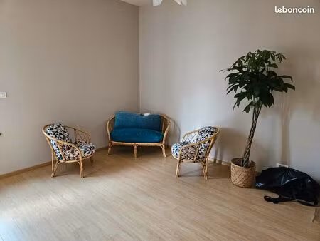 local 43m² à louer à romillé centre