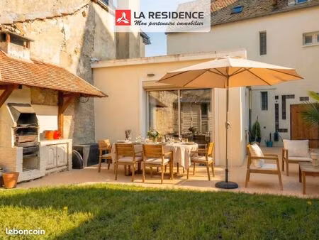maison 8 pièces 135 m²